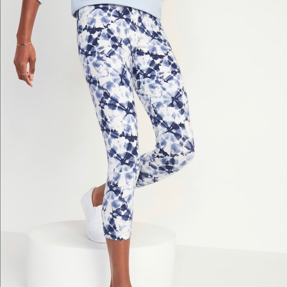 Old navy leggings! NWT! Size medium.